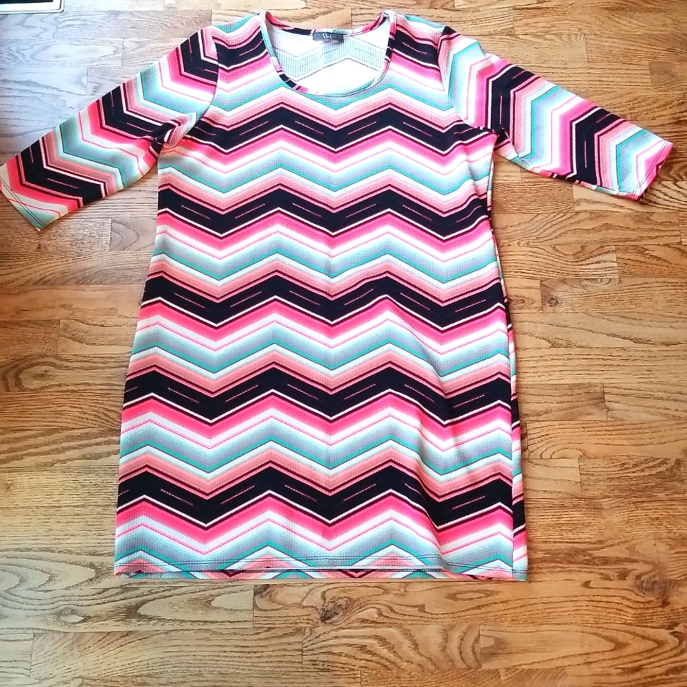 (XL) Pine Zig Zag Pattern Long Top Perfect with Leggings Colorful Fun Whimsical